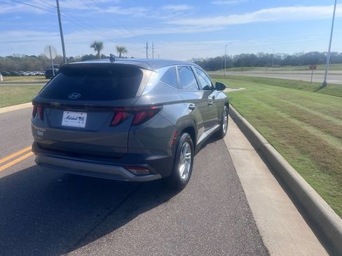 Used 2025 Hyundai Tucson SE image 7