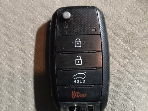 Used 2017 Kia Sorento AWD image 32