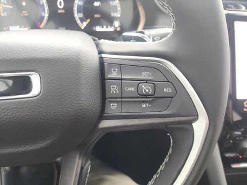 New 2025 Jeep Grand Cherokee L Limited image 12