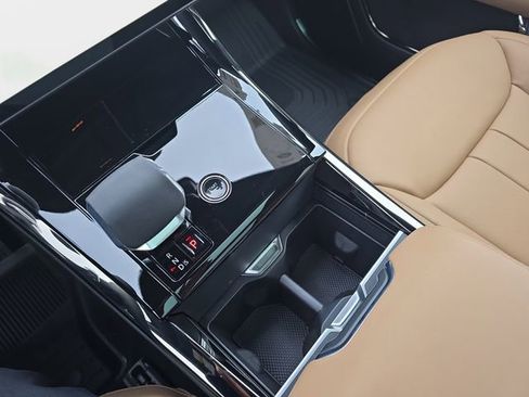 New 2026 Land Rover Range Rover Sport SE AWD/4WD image 18