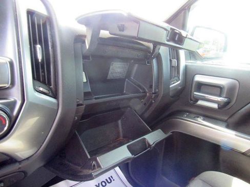 Used 2018 Chevrolet Silverado 1500 LT AWD/4WD image 31