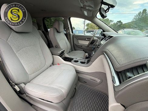 Used 2016 GMC Acadia SLE FWD image 17