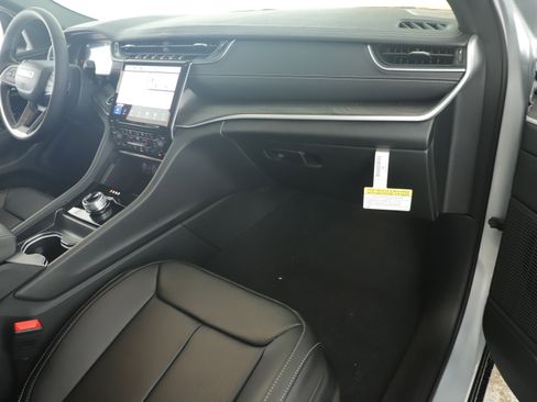 New 2025 Jeep Grand Cherokee L Limited image 20