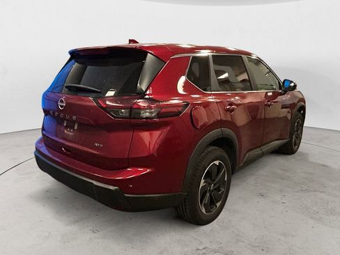 Used 2025 Nissan Rogue SV AWD/4WD image 6