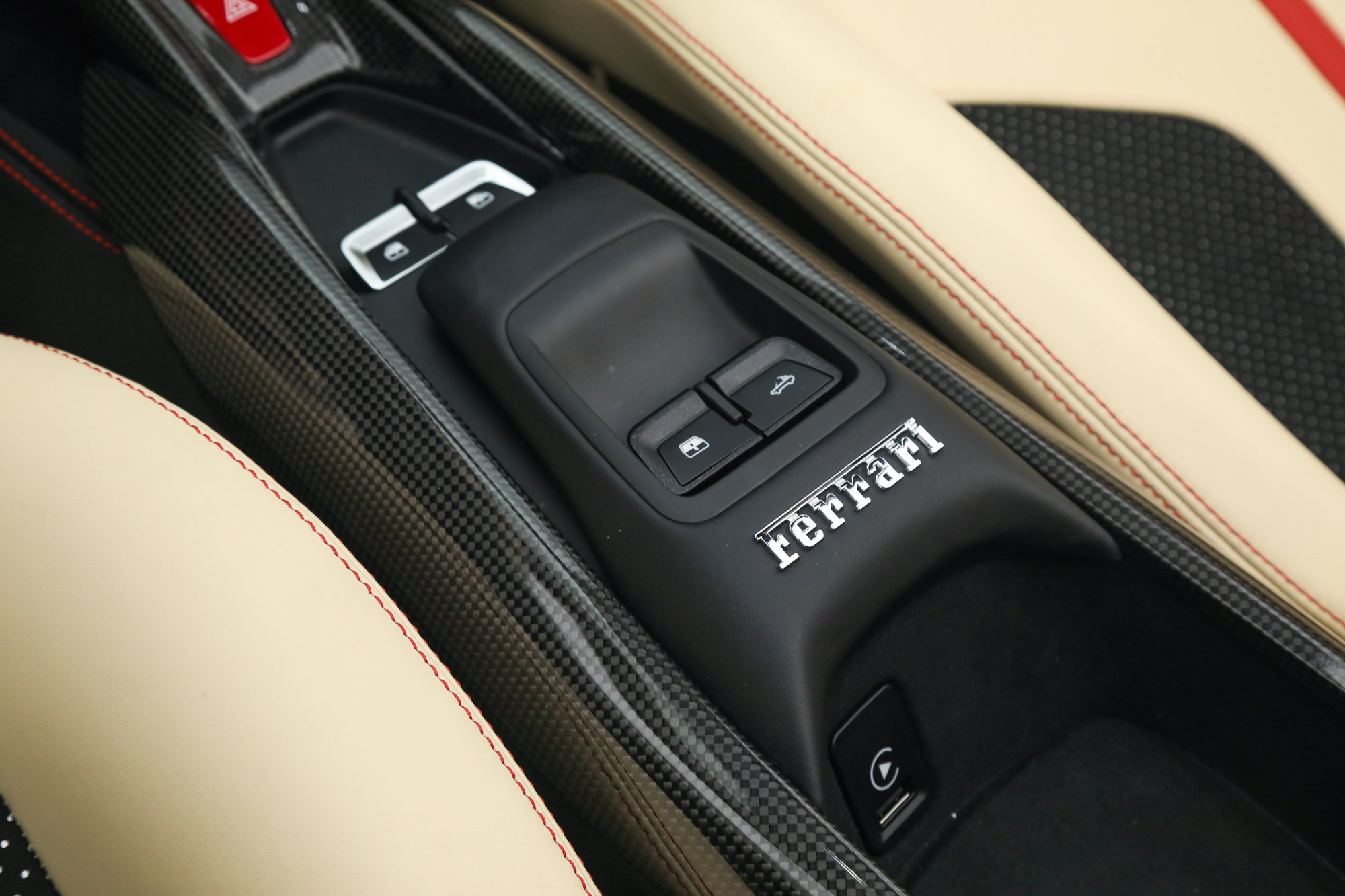 Certified 2022 Ferrari F8 Tributo RWD image 28