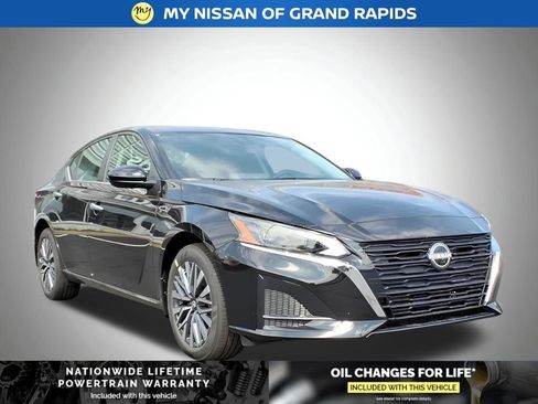 New 2025 Nissan Altima 2.5 SV w/ SV Premium Package image 1