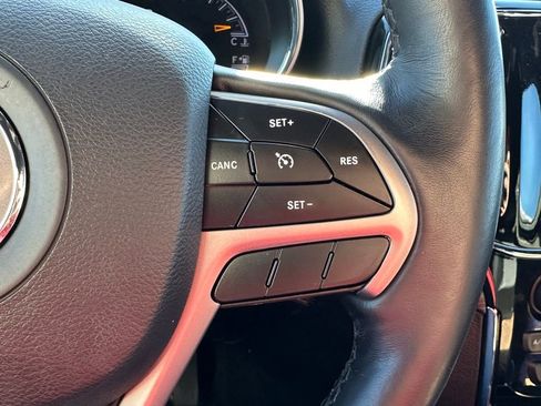 Used 2022 Jeep Grand Cherokee Laredo X image 23