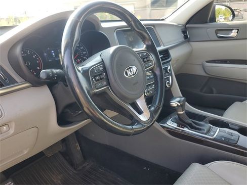 Used 2018 Kia Optima EX image 15