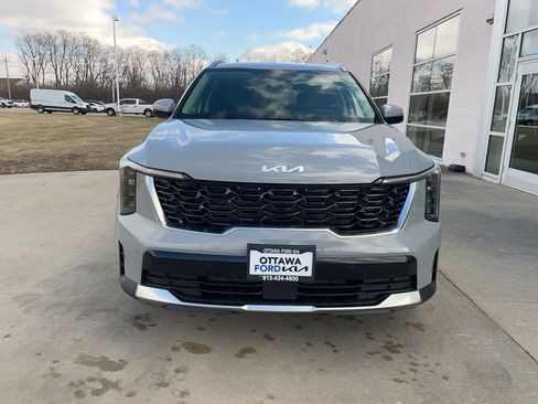 New 2026 Kia Sorento S image 3