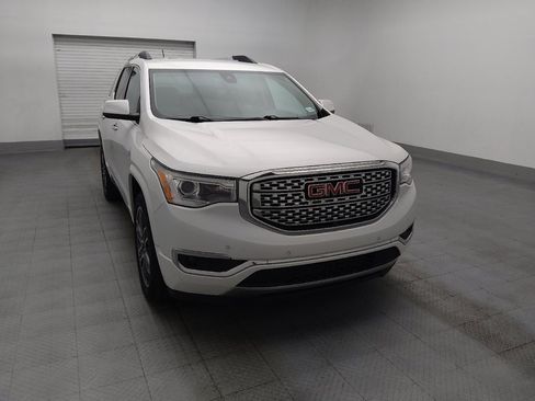 Used 2017 GMC Acadia Denali w/ Technology Package FWD image 14