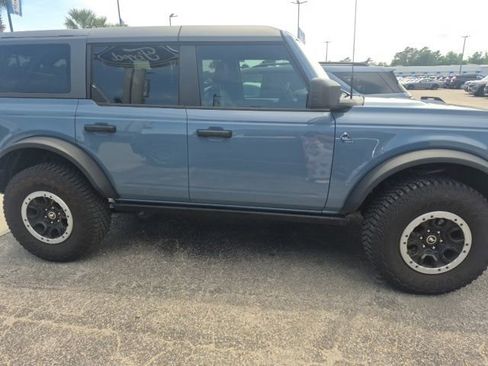 Used 2024 Ford Bronco Black Diamond w/ Sasquatch Package AWD/4WD image 2