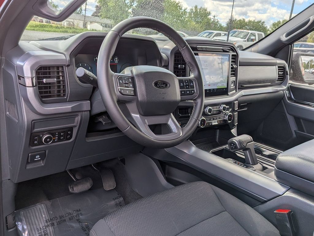 Used 2025 Ford F150 XLT w/ Equipment Group 302A MID AWD/4WD image 9