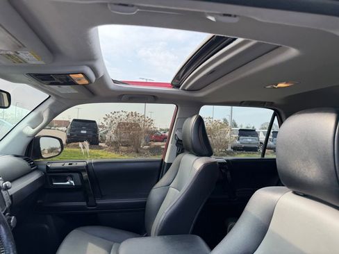 Used 2014 Toyota 4Runner SR5 Premium image 9