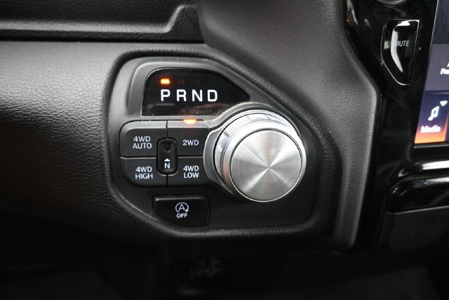 Used 2025 RAM 1500 Laramie AWD/4WD image 9