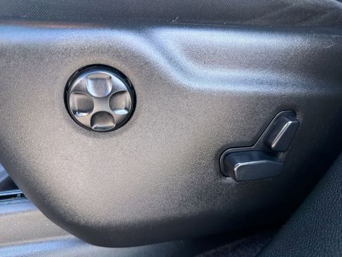 Used 2017 Jeep Grand Cherokee Laredo w/ Quick Order Package 23E image 18