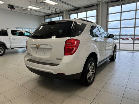 Used 2017 Chevrolet Equinox Premier w/ Enhanced Convenience Package AWD/4WD image 5