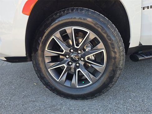 Certified 2023 Chevrolet Tahoe Z71 w/ Luxury Package image 33