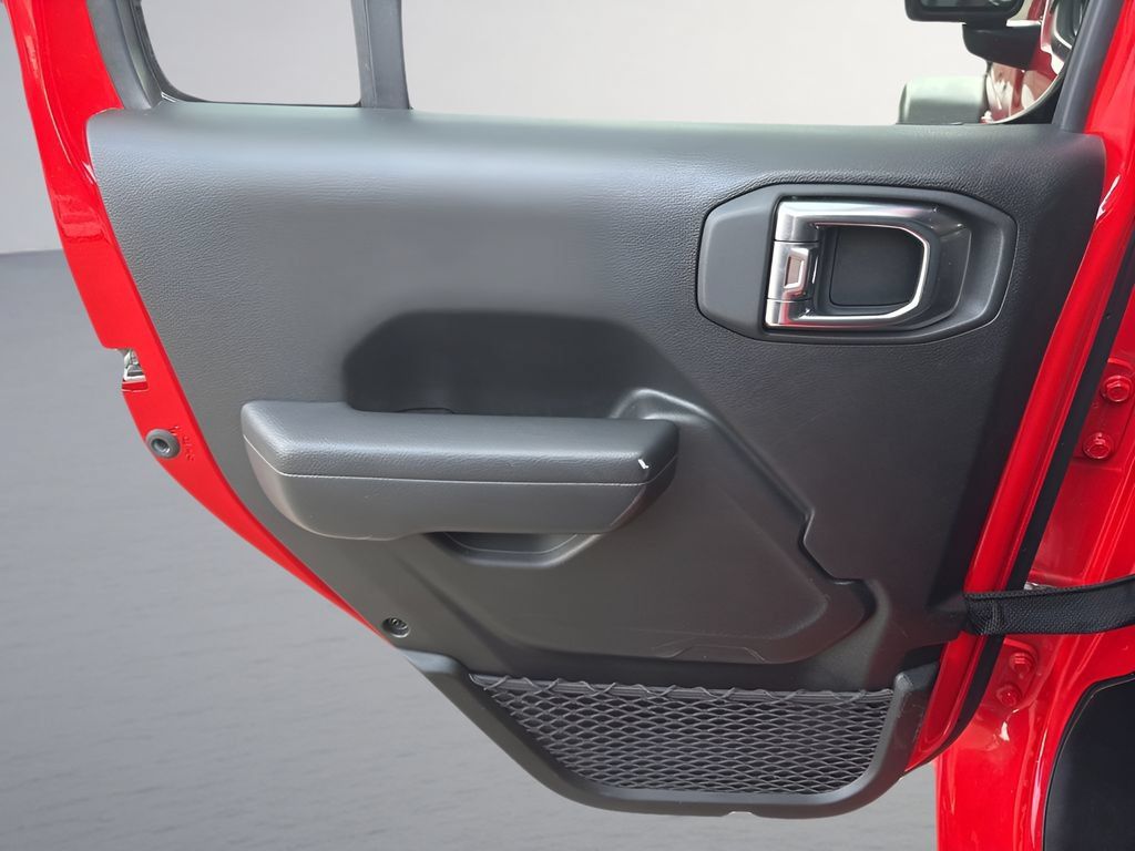 Used 2025 Jeep Wrangler Unlimited Sport AWD/4WD image 14