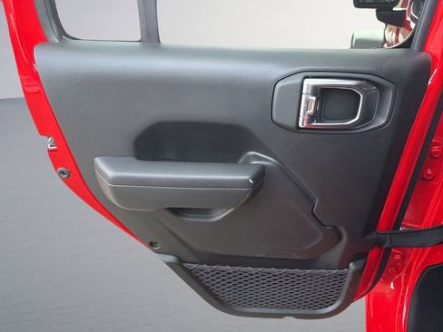 Used 2025 Jeep Wrangler Unlimited Sport AWD/4WD image 14