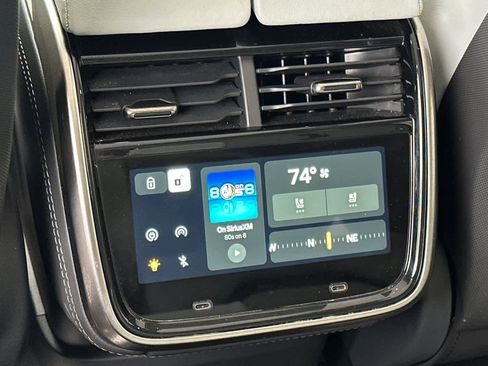 Used 2023 Rivian R1S Launch Edition image 14