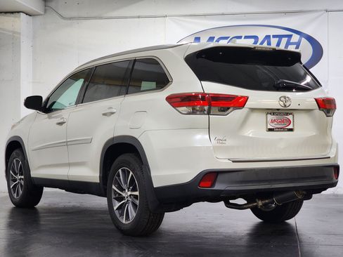 Used 2019 Toyota Highlander XLE AWD/4WD image 8
