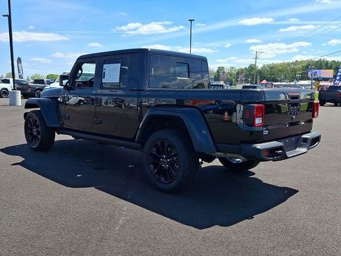 Used 2024 Jeep Gladiator Sport AWD/4WD image 7