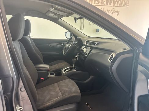 Used 2016 Nissan Rogue S w/ Appearance Package FWD image 6