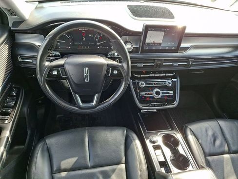 Used 2022 Lincoln Corsair AWD w/ Premium Package image 2