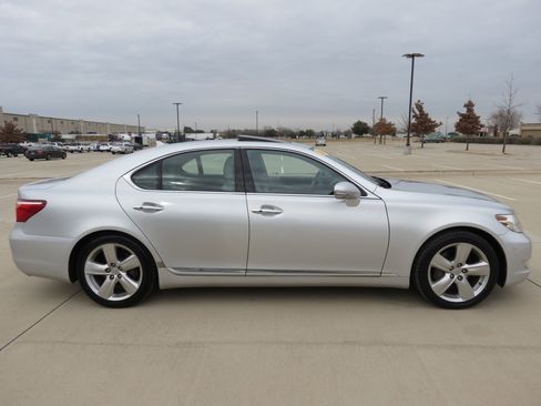 Used 2011 Lexus LS 460 image 4