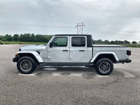 Used 2022 Jeep Gladiator Overland w/ Cold Weather Group AWD/4WD image 17