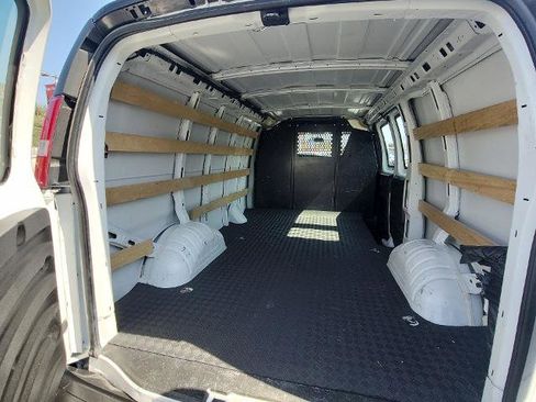 Used 2024 GMC Savana 2500 w/ Driver Convenience Package image 21