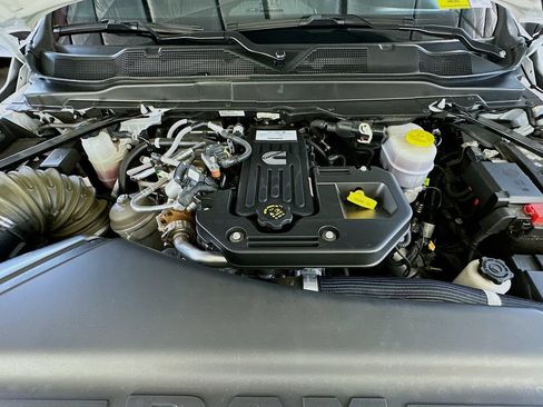 Used 2025 RAM 2500 Big Horn AWD/4WD image 31