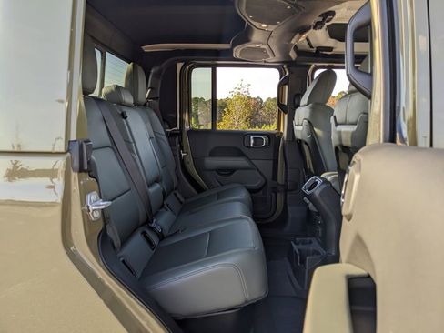 New 2026 Jeep Gladiator Mojave image 44