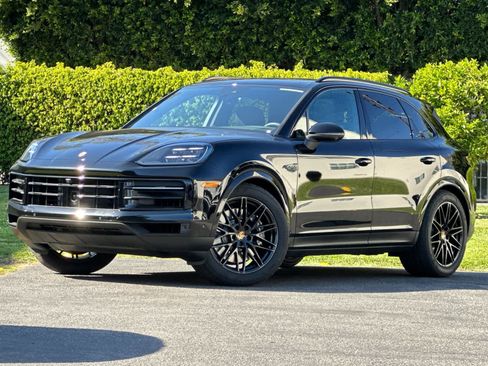 New 2026 Porsche Cayenne S AWD/4WD image 1