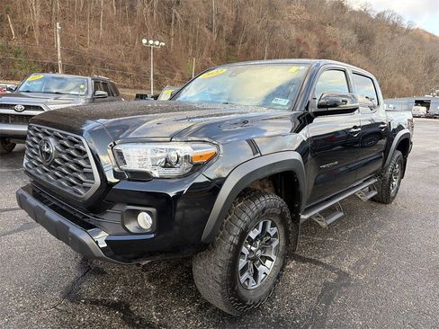 Used 2022 Toyota Tacoma TRD Off-Road image 9