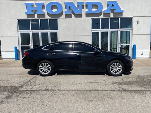 Used 2018 Chevrolet Malibu LT image 4