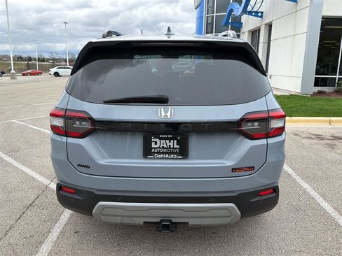 Used 2025 Honda Pilot TrailSport image 15