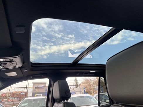 Used 2024 Chevrolet Tahoe RST w/ Luxury Package image 27