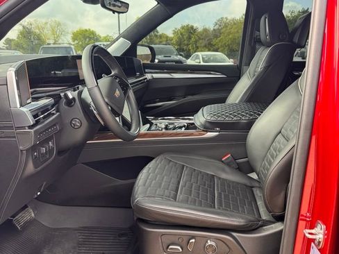 Used 2025 Cadillac Escalade Sport Platinum image 6