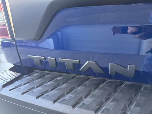 Used 2024 Nissan Titan PRO-4X w/ Off Road Protection Package image 10