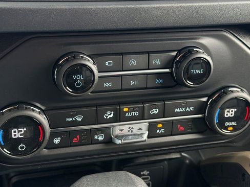 New 2026 Ford Bronco Badlands AWD/4WD image 18