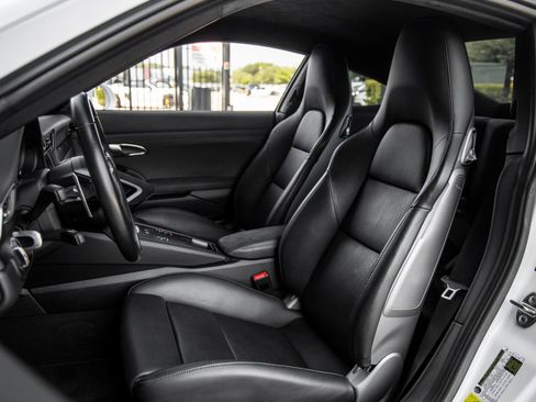 Certified 2018 Porsche 911 Carrera 4 GTS AWD/4WD image 5