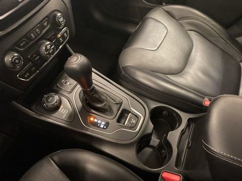 Used 2022 Jeep Cherokee Latitude Lux w/ Sun & Sound Group image 15