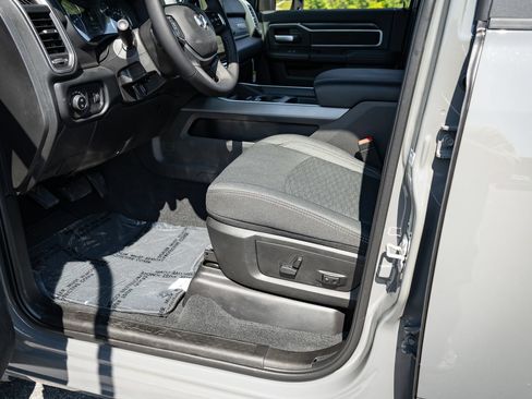 New 2026 RAM 3500 Big Horn AWD/4WD image 17