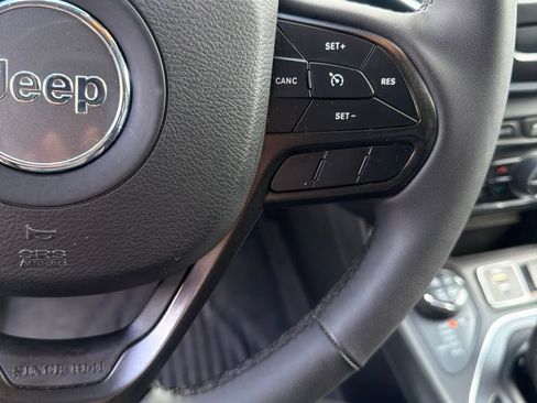 Used 2022 Jeep Cherokee Trailhawk w/ Premium Leather Package AWD/4WD image 13