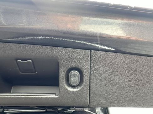 Used 2015 Chevrolet Tahoe LTZ AWD/4WD image 10