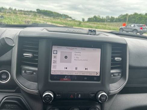 Used 2024 RAM 3500 Tradesman w/ Chrome Appearance Group AWD/4WD image 16