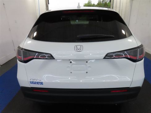 Used 2024 Honda HR-V LX image 11