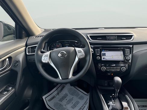 Used 2016 Nissan Rogue SV w/ SV Premium Package image 17