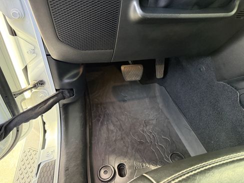 Used 2020 Jeep Gladiator Overland image 12